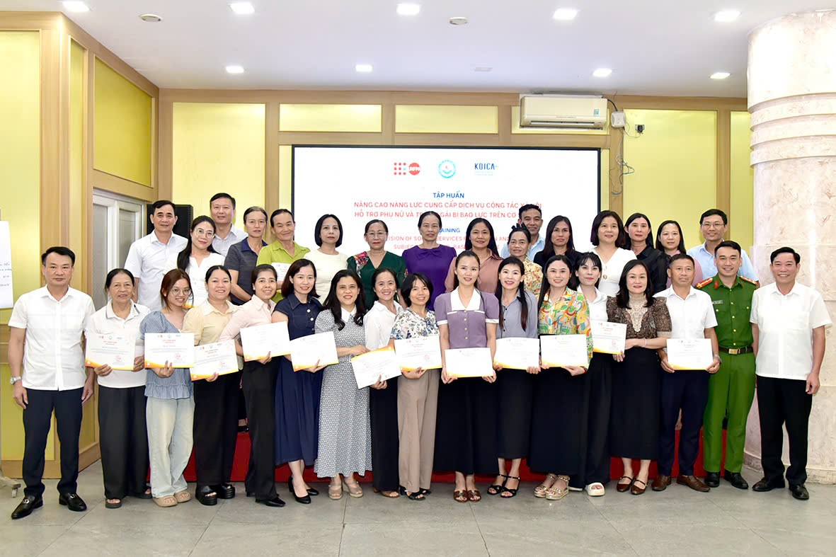 Tổ chức tập huấn Nâng cao năng lực về cung cấp dịch vụ công tác xã hội hỗ trợ phụ nữ và trẻ em gái bị bạo lực trên cơ sở giới